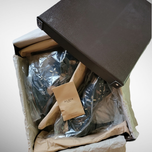 ALAIA |New in Box Black Suede w/Metallic Gold Floral Trim Open Toe Pumps S… - Picture 14 of 16